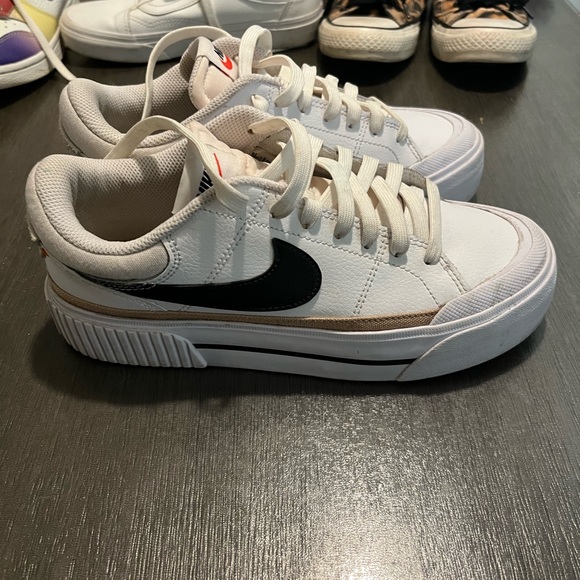 Nike Shoes - Nike court legacy